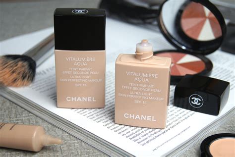 chanel vitalumiere aqua oily skin review|Chanel vitalumiere aqua 20 beige.